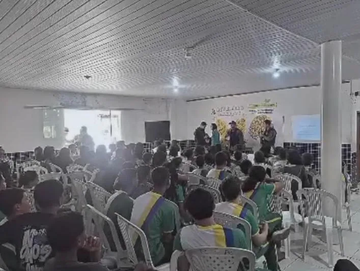 Palestra Trânsito e Cidadania — registro fotográfico da ação